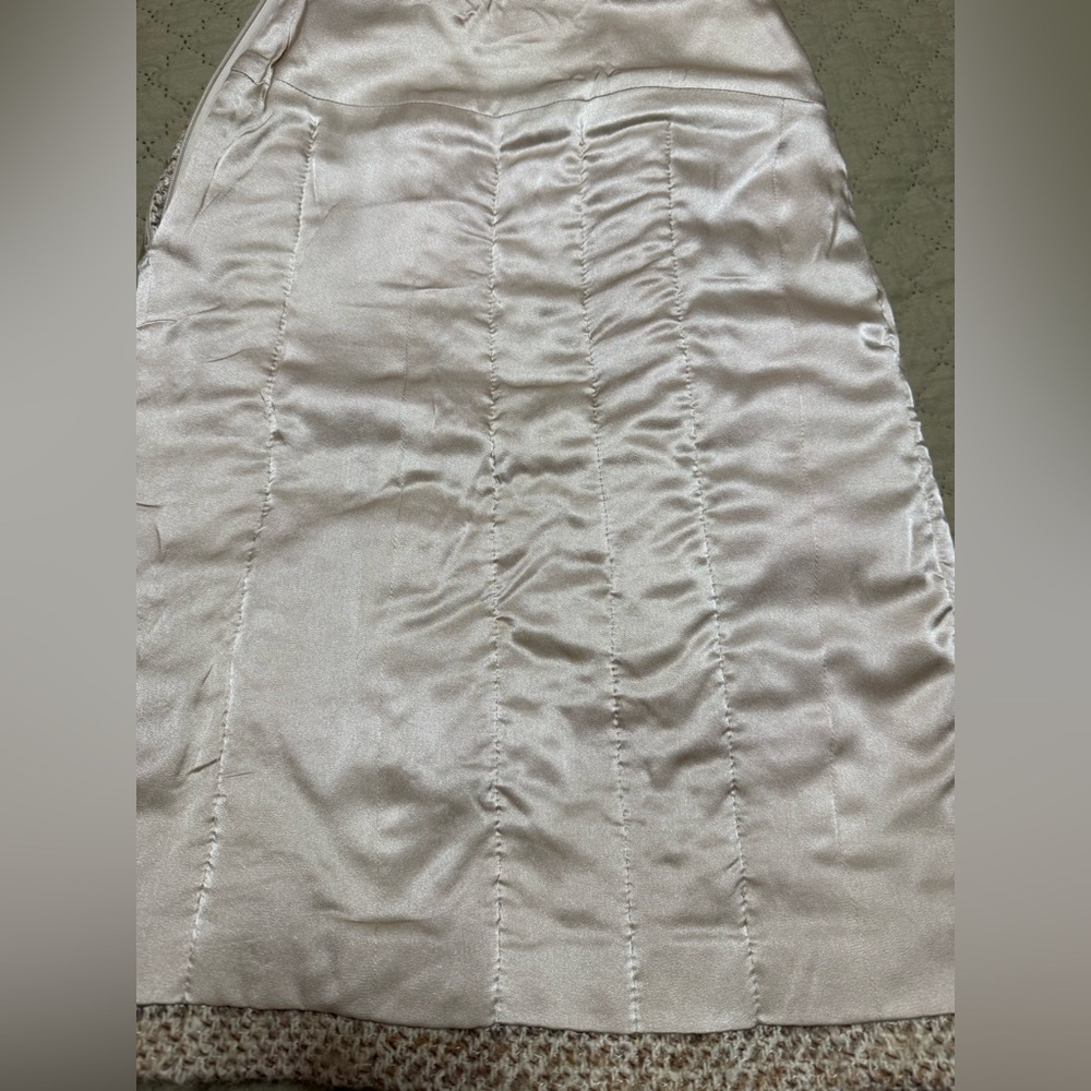 CHANEL Beige Tweed Suit - Picture 16 of 16